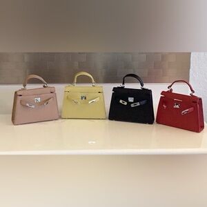 Elegant taupe  Leather Handbag